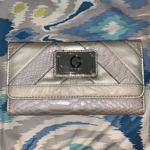 Guess wallet, like new! Make an offer